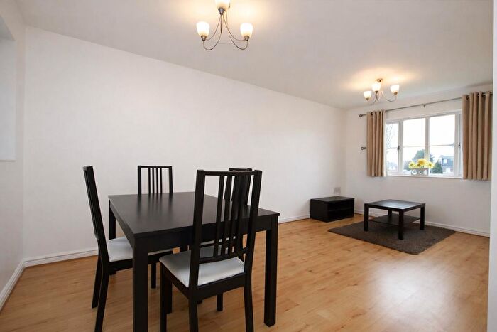 1 Bedroom Flat For Sale In Armstrong Close, Borehamwood, WD6