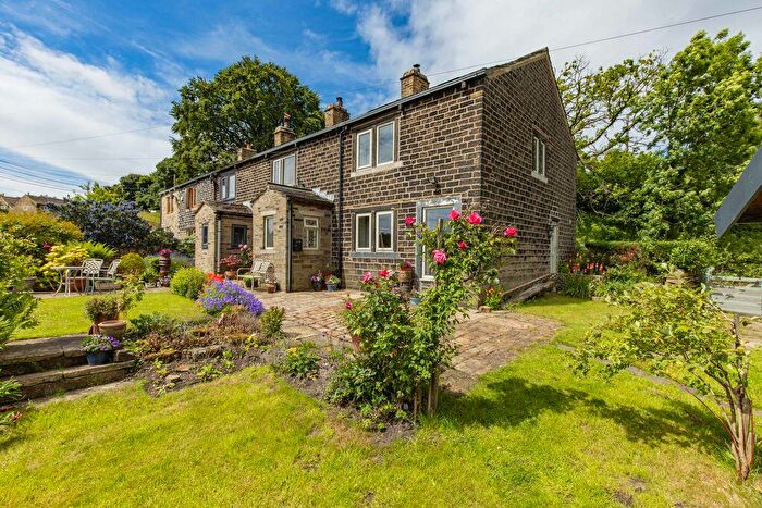 4 Bedroom Cottage For Sale In Four Lane Ends, Cottonstones, Sowerby Bridge, HX6