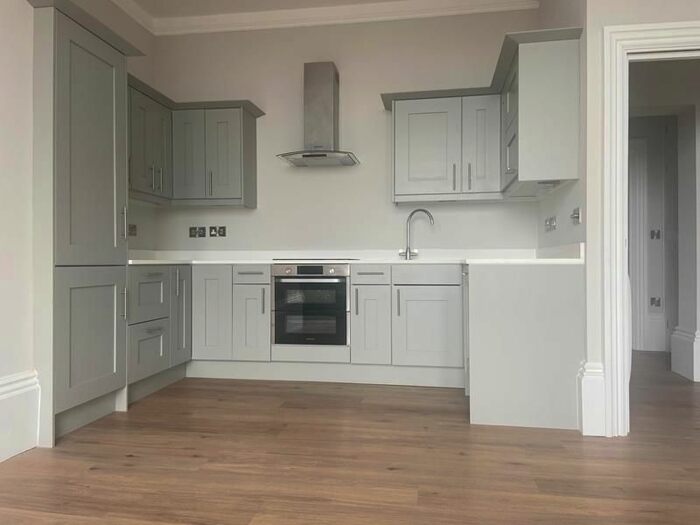 2 Bedroom Flat To Rent In A Queens Drive, Malvern, Worcestershire, WR14