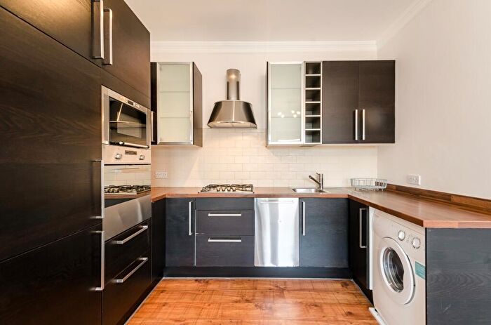 2 Bedroom Flat To Rent In Canfield Gardens West Hampstead, NW6