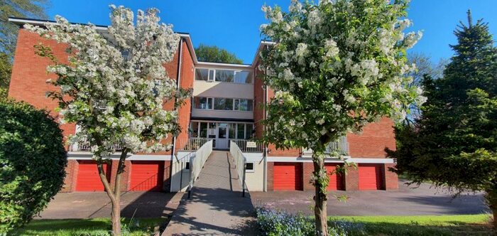 2 Bedroom Flat To Rent In Essex Close, Coventry, CV5