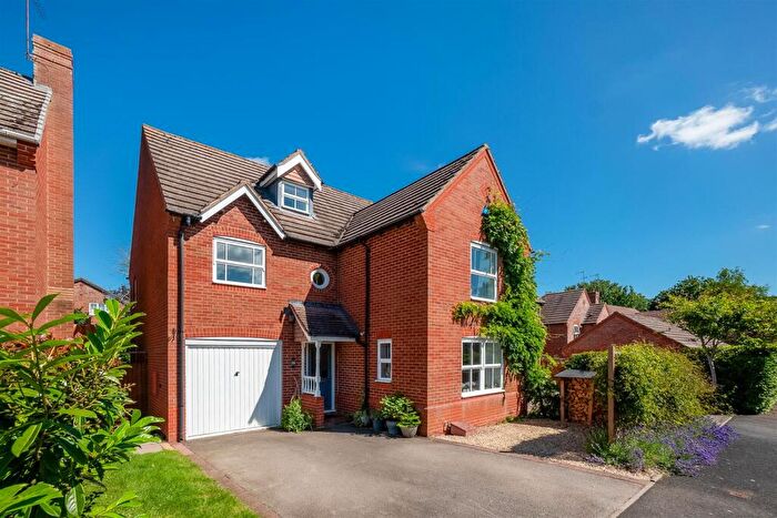 4 Bedroom Detached House For Sale In Hawthorn Way, Shipston-On-Stour, CV36