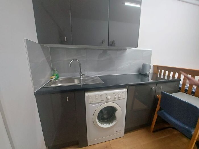 1 Bedroom Studio To Rent In Holland Park Avenue, IG3
