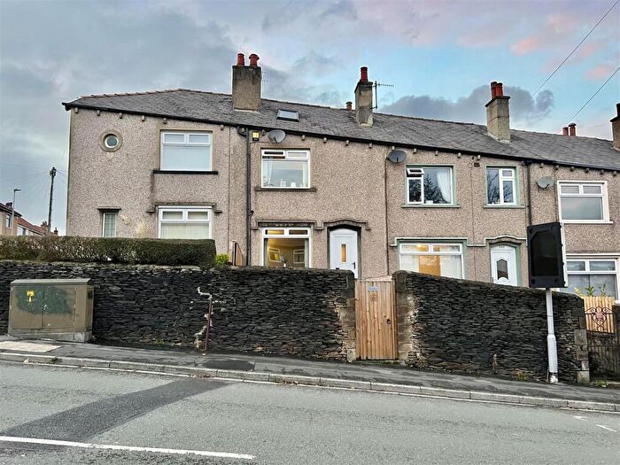 3 Bedroom Terraced House For Sale In Oakworth Road, Keighley, BD21