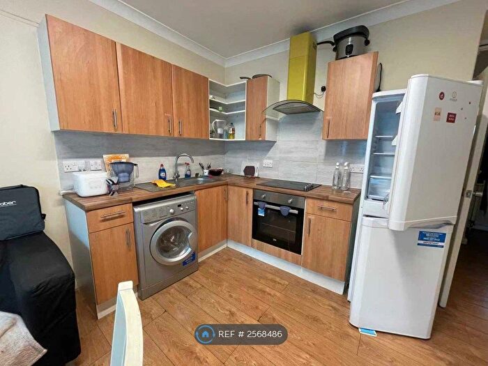 2 Bedroom Flat To Rent In Richbell, London, WC1N