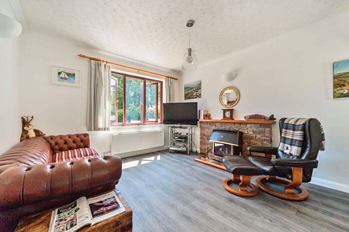 3 Bedroom Semi-detached House For Sale In Kingsway Park, Kingsbridge, TQ7