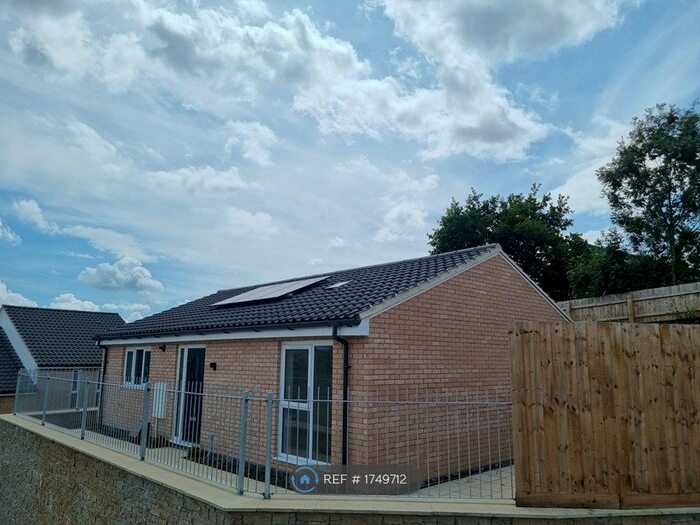 2 Bedroom Bungalow To Rent In Barton Close, Weston-Super-Mare, BS22