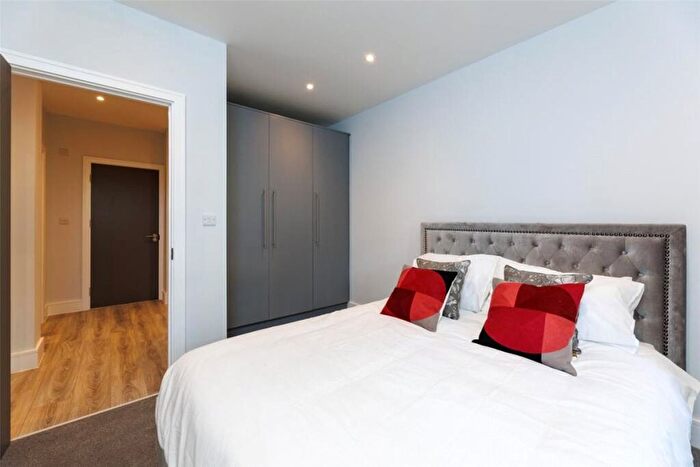 3 Bedroom Flat To Rent In Maida Vale, London, W9
