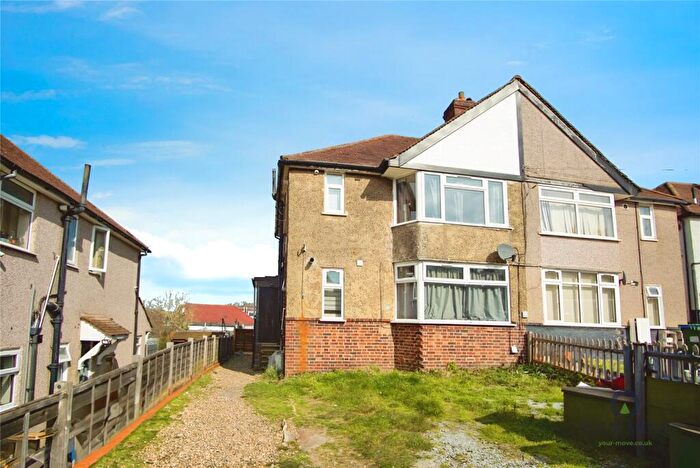 2 Bedroom Maisonette To Rent In Highfield Avenue, Erith, DA8