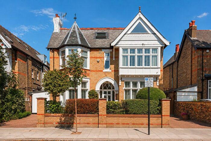 6 Bedroom Detached House For Sale In Hamilton Road, London, W5