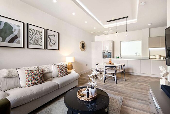 2 Bedroom Flat To Rent In Battersea, SW11