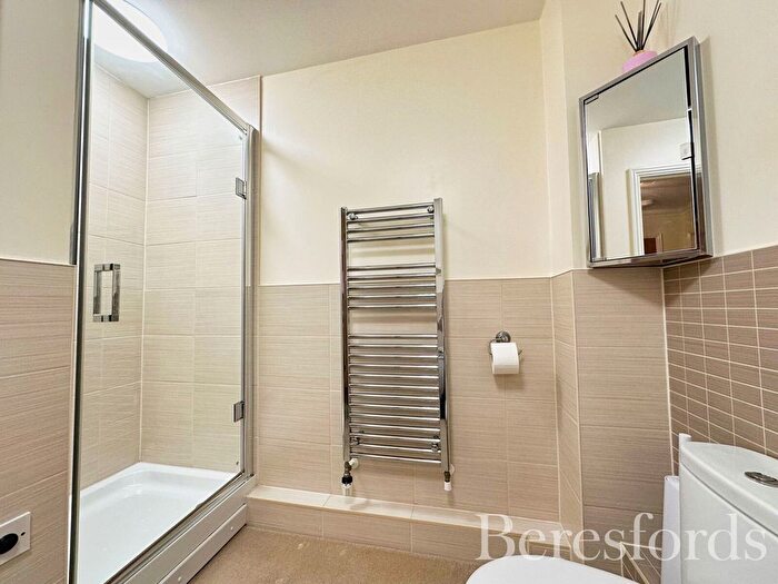 1 Bedroom Flat For Sale In Hornchurch Road, Hornchurch, RM12