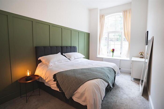 2 Bedroom Apartment For Sale In Litton Mill, Buxton, SK17