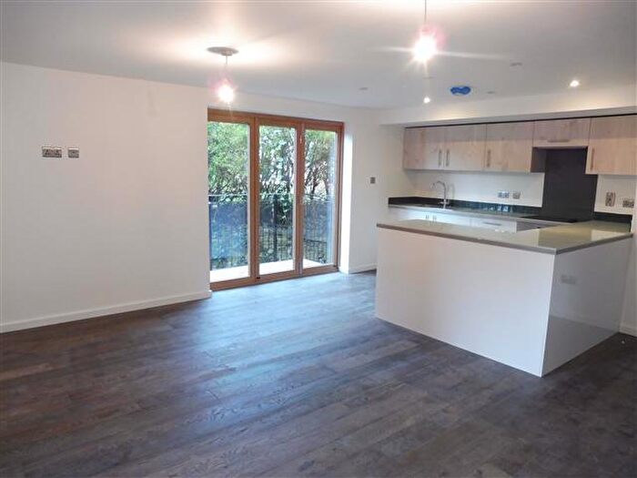 1 Bedroom Flat To Rent In Commercial Road, Southampton, SO15