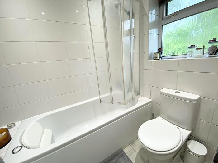 1 Bedroom Flat To Rent In Treharne Close, BN13