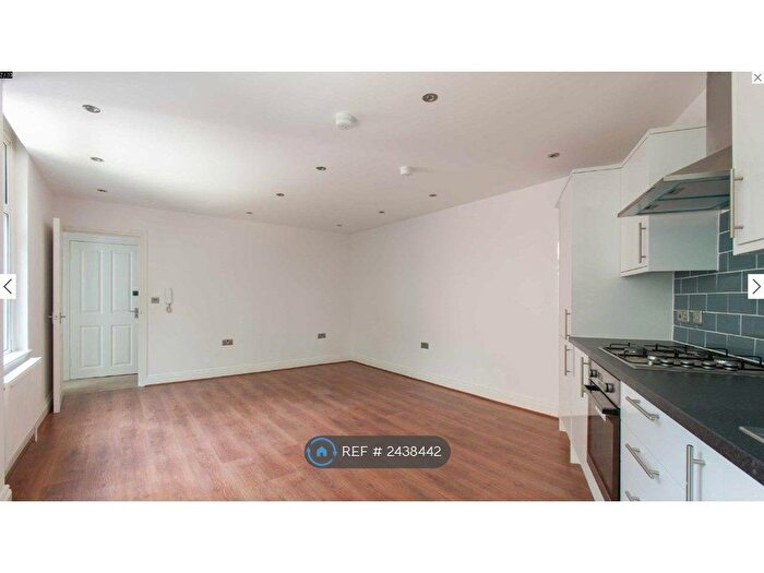 3 Bedroom Flat To Rent In Wells House Road, London, NW10