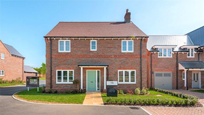 4 Bedroom Detached House For Sale In New Road, Dinton, Aylesbury, Buckinghamshire, HP17