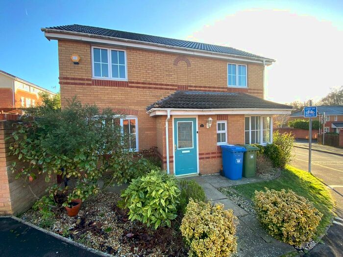 3 Bedroom Link Detached House To Rent In Hopper Vale, Bracknell, Berkshire RG12