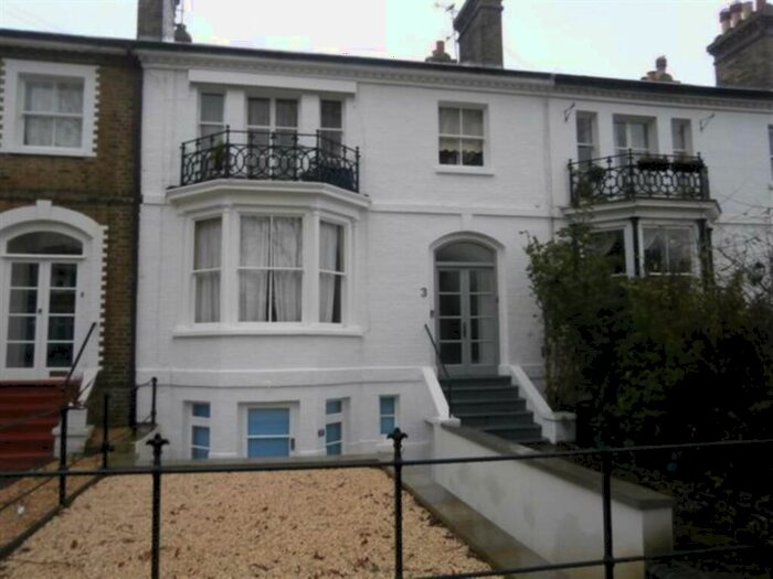 1 Bedroom Flat To Rent In Runwell Terrace, Southend On Sea, SS1