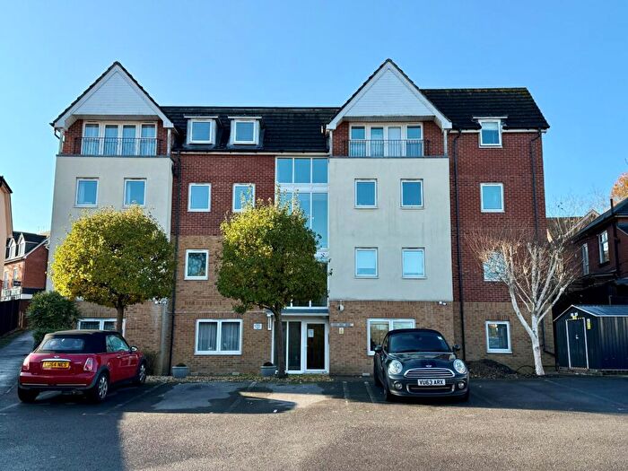 2 Bedroom Flat To Rent In Bastins Close, Park Gate, Southampton, SO31