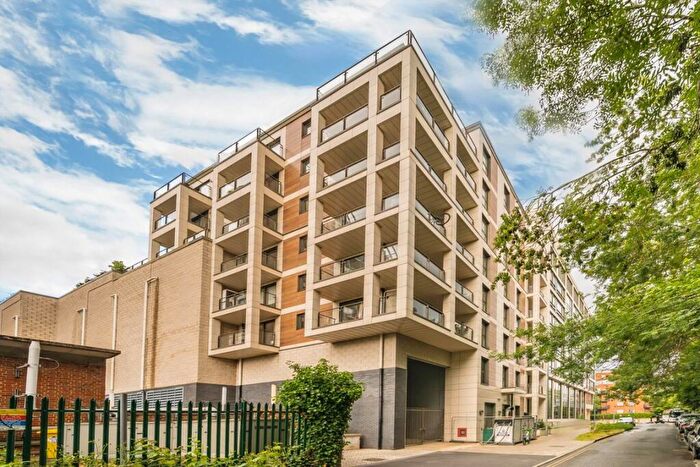 1 Bedroom Flat To Rent In Down Hall Road, Kingston Upon Thames, KT2