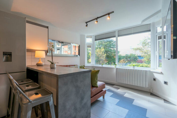 5 Bedroom Flat To Rent In Jesmond View, Newcastle, NE2