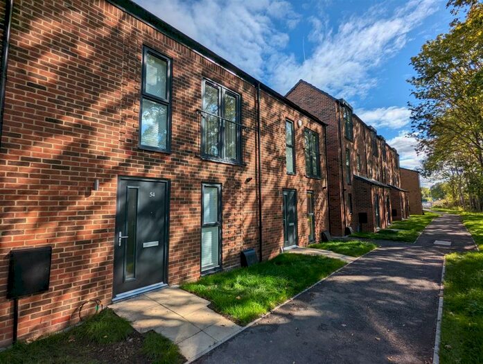 3 Bedroom Terraced House To Rent In Ribot Walk, Salford, M6