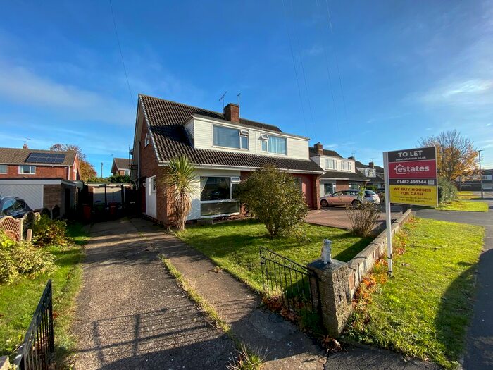 3 Bedroom Semi-Detached Bungalow To Rent In Woodclose Road, Scunthorpe DN17