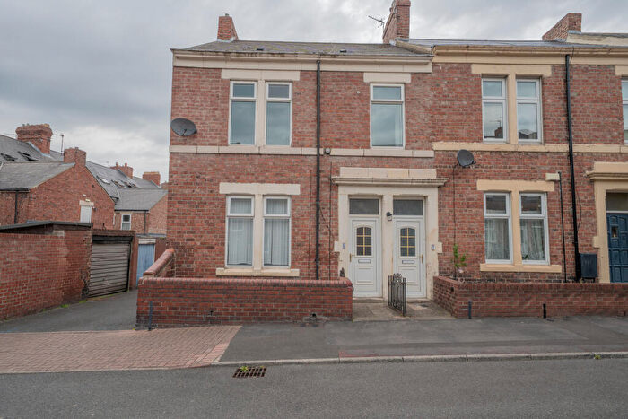 2 Bedroom Flat For Sale In Northbourne Street, Shipcote, Gateshead, NE8