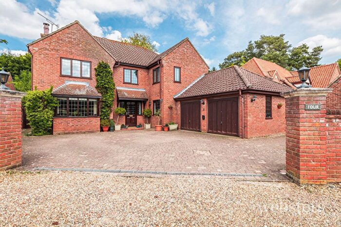 4 Bedroom Detached House For Sale In The Old Coach House Gardens, Hainford, NR10