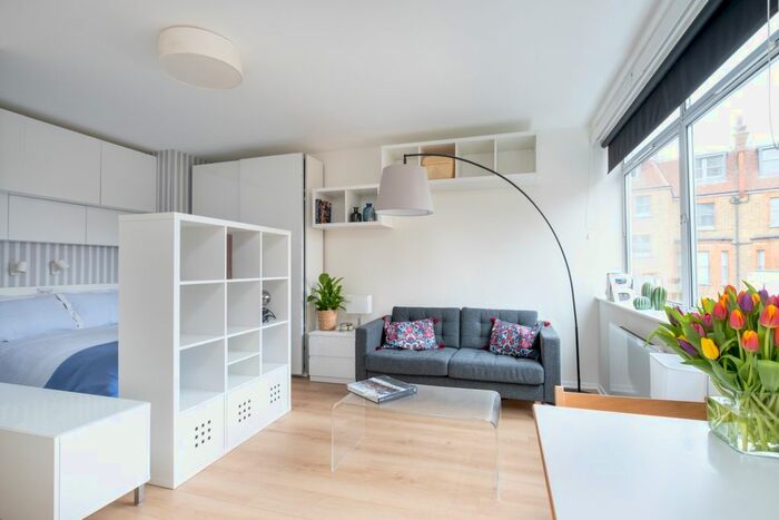Studio To Rent In Lower Sloane Street, London, SW1W