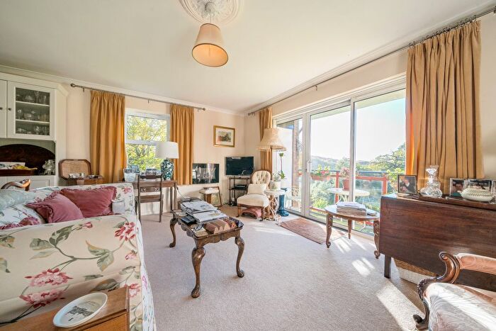 3 Bedroom Flat For Sale In Knoll Hill, Bristol, BS9