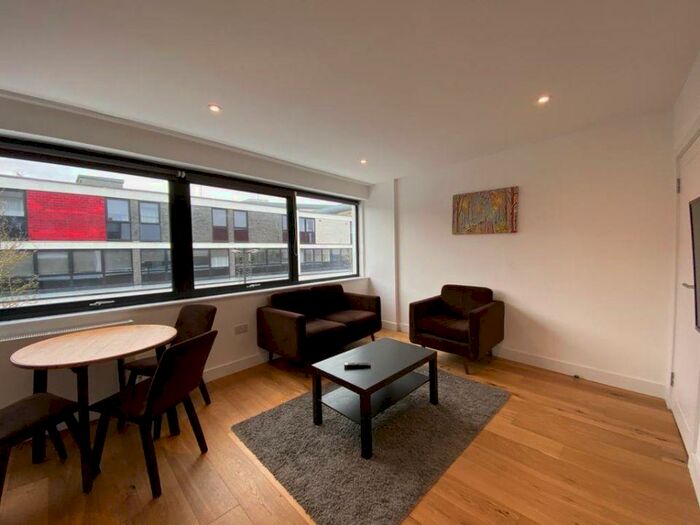 3 Bedroom Maisonette To Rent In Eastmead, Farnborough, GU14