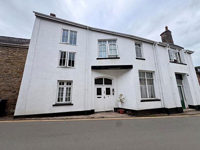 1 Bedroom Flat To Rent In Fore Street, Bampton, Tiverton, EX16