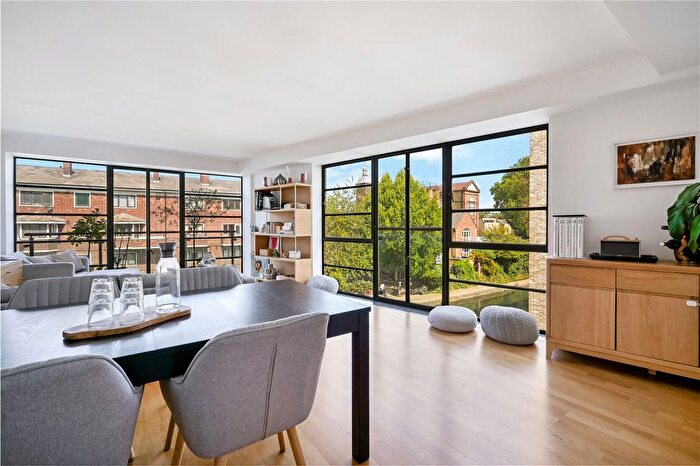 2 Bedroom Flat For Sale In Ice Wharf, New Wharf Road, N1