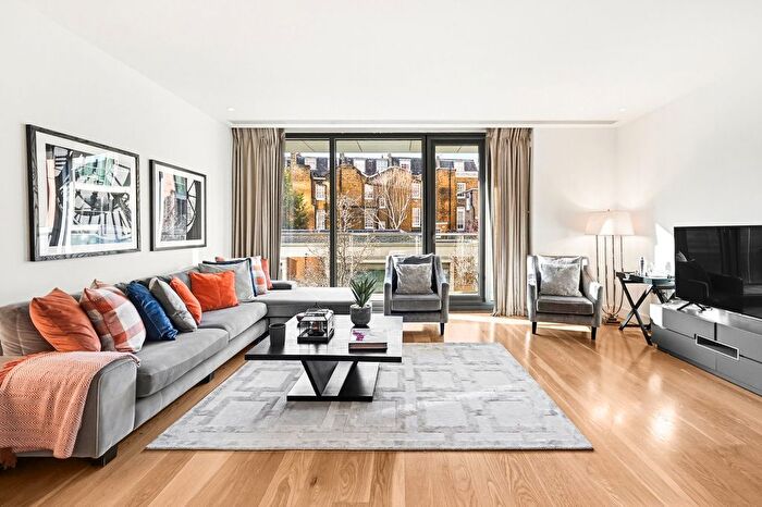 3 Bedroom Property To Rent In The Knightsbridge Apartments, Knightsbridge, SW7