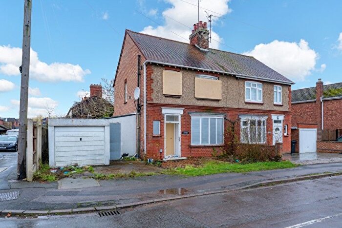 3 Bedroom Semi Detached House For Sale In Sunnydene, Lawton Road, Rushden, Northamptonshire, NN10