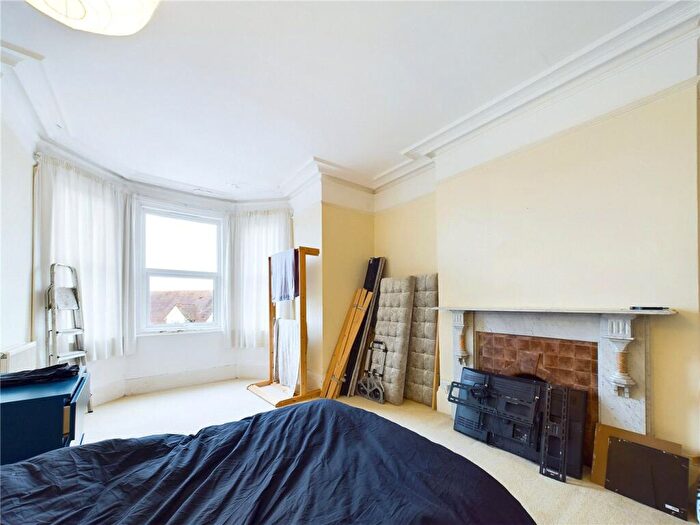 2 Bedroom Apartment For Sale In Sylvan Road, Exeter, Devon, EX4