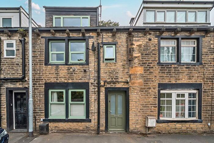 3 Bedroom Terraced House For Sale In Rochdale Road, Triangle, Sowerby Bridge, HX6