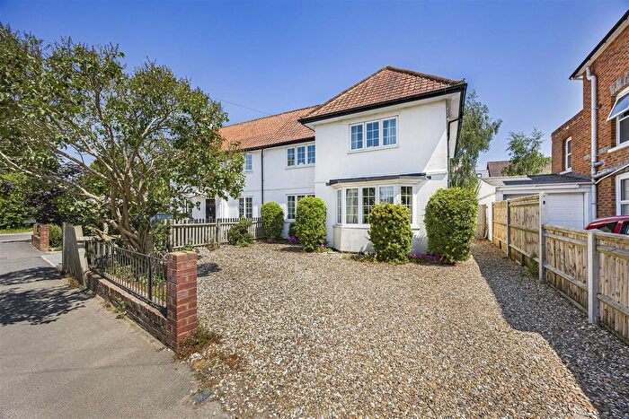 3 Bedroom Semi-detached House For Sale In Emmer Green, Reading, RG4
