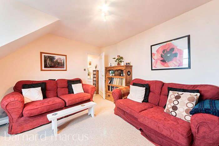 1 Bedroom Flat To Rent In Valley Road, Streatham, SW16
