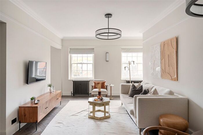 2 Bedroom Flat To Rent In Kensington High Street, London, W8