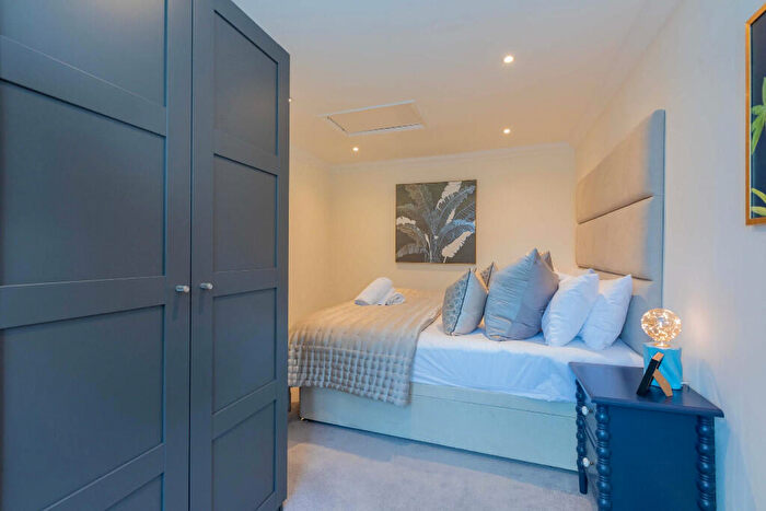 2 Bedroom Apartment To Rent In High Street, Eton, SL4