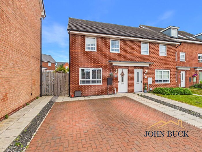 3 Bedroom Semi-Detached House For Sale In Teal Farm Way, Teal Farm, NE38