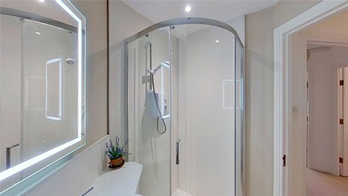 2 Bedroom Flat To Rent In East Werberside, Edinburgh, EH4