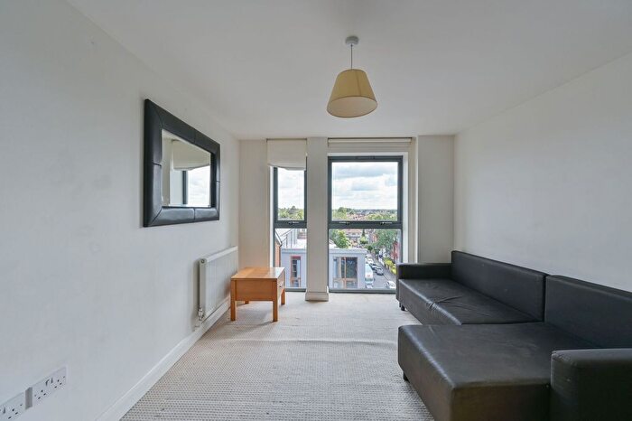 2 Bedroom Flat For Sale In London Road, Croydon, CR0