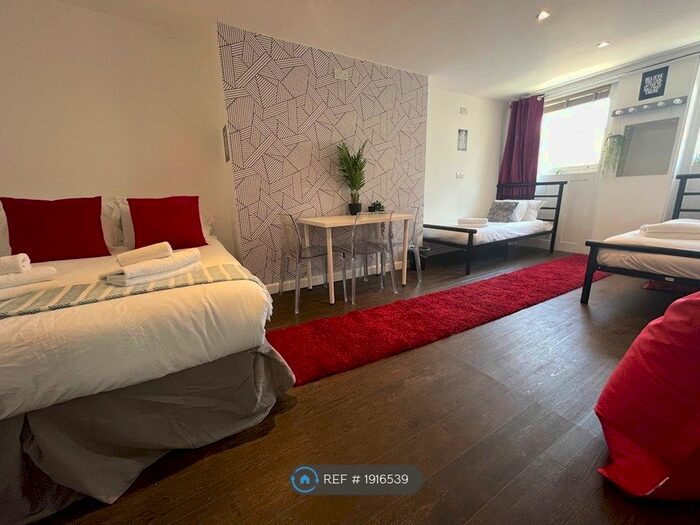 Studio To Rent In Central Large Double/ Triple Rooms, Brighton, BN1