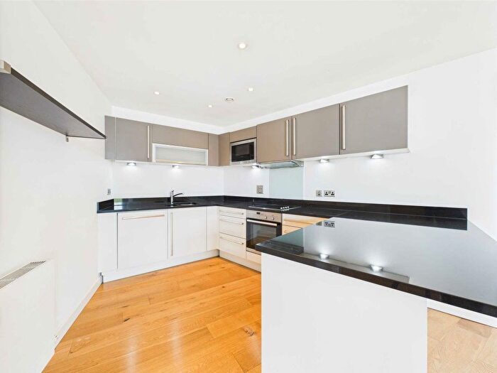 2 Bedroom Flat To Rent In Candle House, Wharfe Approach, LS1