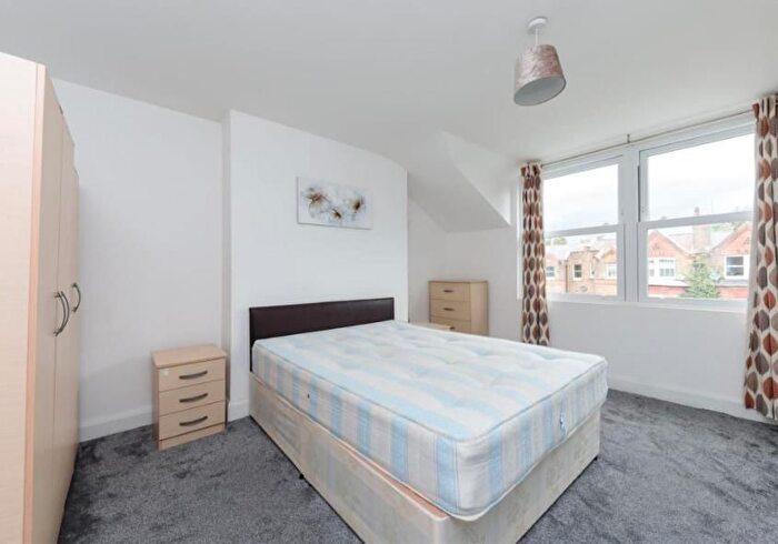 2 Bedroom Flat To Rent In Brondesbury Villas, London, NW6