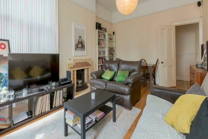4 Bedroom Flat To Rent In Linden Mansions, Hornsey Lane, Highgate, N6